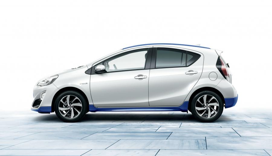 Toyota Aqua X-Urban 2014 года  (фото 5 из 6)